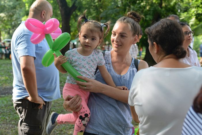 Copii și părinți retrăindu-și ludic copilăria la JUNIOR DAY. Deseară, concert extraordinar al Corinei Chiriac (galerie foto)