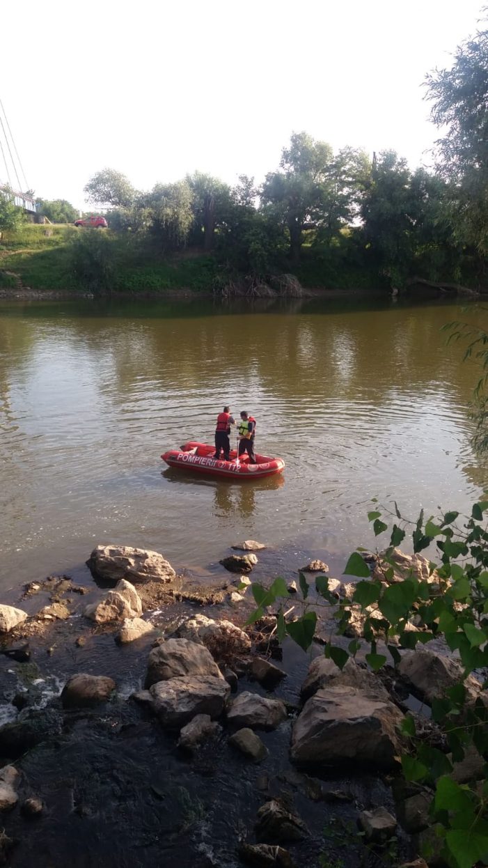Pompierii au reluat azi dimineață căutarea copilului înecat în Someș