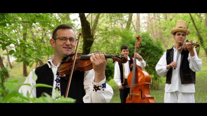 Violonistul popular Ionuț Rotar și-a lansat noul videoclip: „Codrenește” (foto-video)
