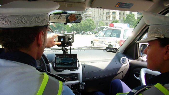 Peste 100 de amenzi rutiere în fiecare zi a acestei săptămâni. Și tot se mai conduce cu 150 km/oră