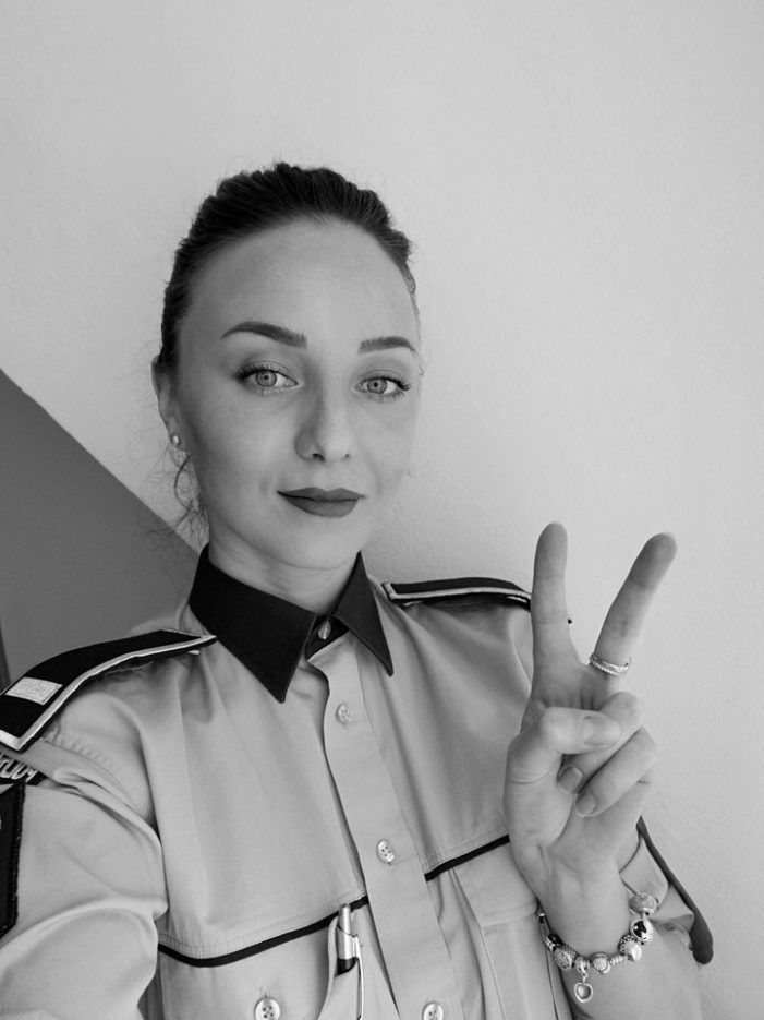 „Cine morții voștri sunteți, să vă bateți joc de noi?” – revolta unei polițiste împotriva sistemului și politicienilor