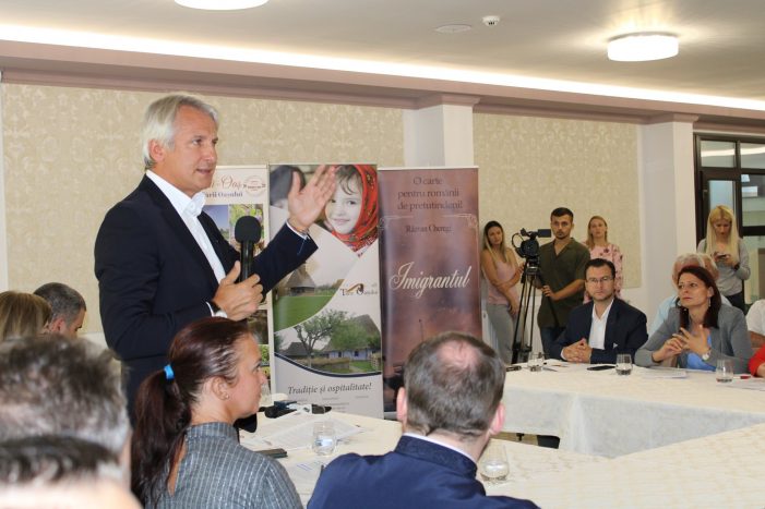FOTO. Ministrul Teodorovici la Negrești Oaș – programe guvernamentale de transferuri de bani fără comision, colete trimise gratuit și acoperirea de către stat a diferenței de dobânzi la credite