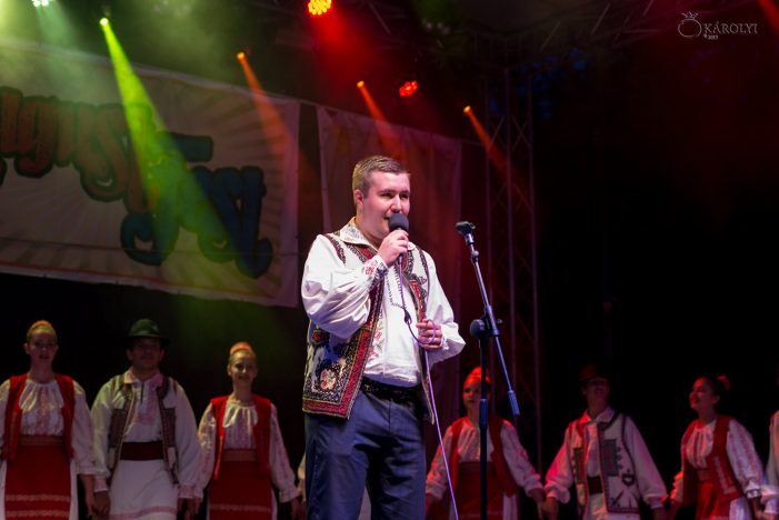 Seara folclorului românesc de la Carei a culminat cu interpretul Alexandru Pugna (galerie foto)