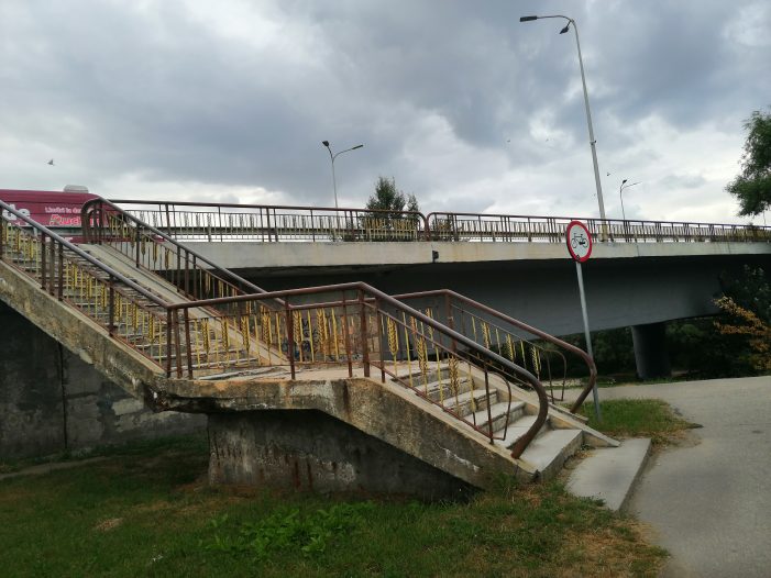 Periculosul „mărunțiș” ignorat de Primăria Satu Mare la reabilitarea aproximativă a podului Decebal (galerie foto)