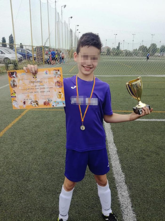 APEL UMANITAR. Tomi (10 ani) chiar poate fi salvat – dar numai cu ajutorul concret al sătmărenilor!