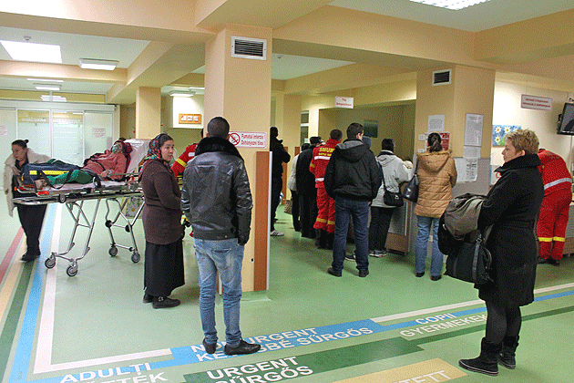 Spitalele, sufocate de aglomeraţie. Raed Arafat: Sunt lucruri de îmbunătăţit