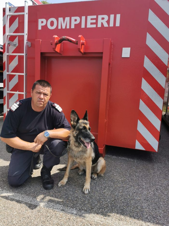 Azi a fost sărbătorit singurul câine salvator al ISU Satu Mare (foto)