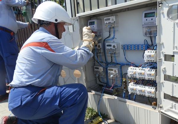 Zeci de străzi din municipiul Satu Mare vor fi debranșate de la rețeaua de electricitate. Lista completă