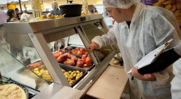 Amendă de 10.000 de lei pentru mizerabilitatea unui fast-food din Satu Mare! Nereguli și la Carei