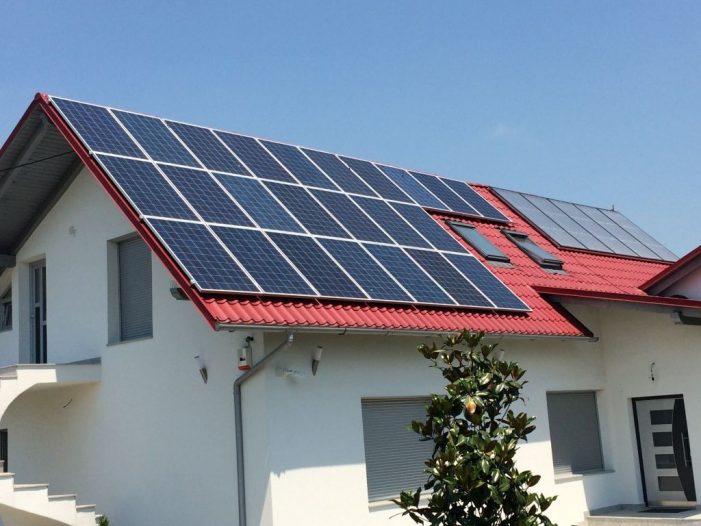 Se dau câte 20.000 de lei de la stat pentru toți cei care-și vor instala panouri fotovoltaice