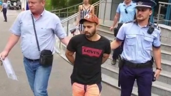 Hoț fără nimic sfânt. Ce sumă uriașă a reușit să fure dintr-o biserică din județ