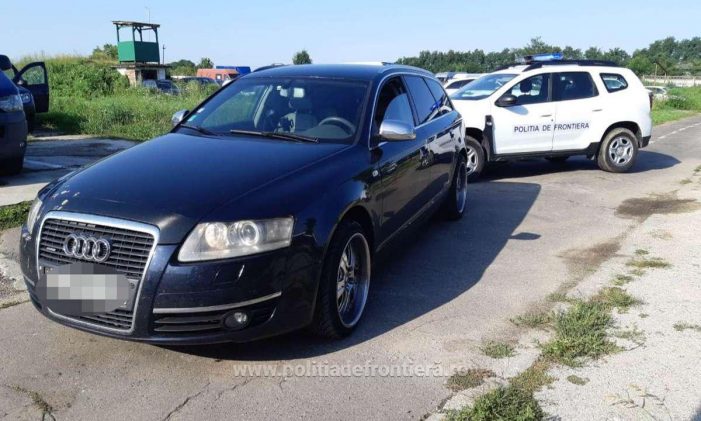 Când zici că ești plecat la muncă-n străinătate și te-ntorci cu un bolid de lux furat discret