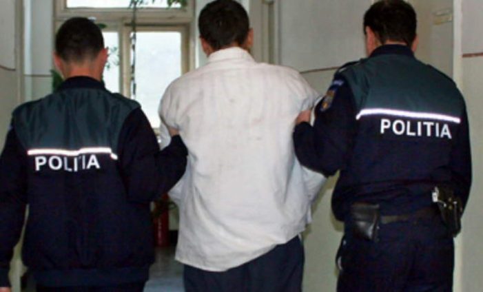 A înjurat de mamă și alte neamuri pe toată lumea și-a lovit în cap un polițist
