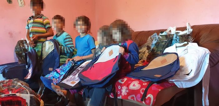 Campanie socială – „Un ghiozdan la început de an” pentru copii săraci care vor la școală (galerie foto)