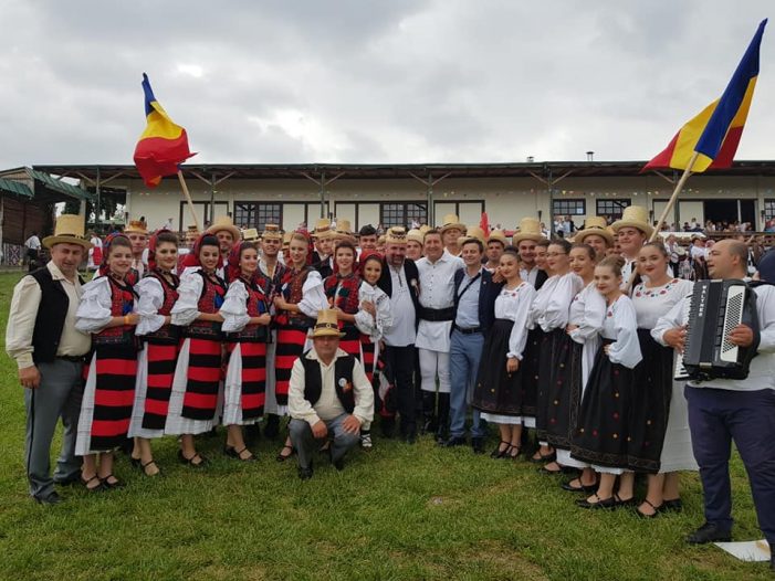 VIDEO-FOTO. Românii din Republica Modova, impresionați de artistul sătmărean Petrică Mureșan