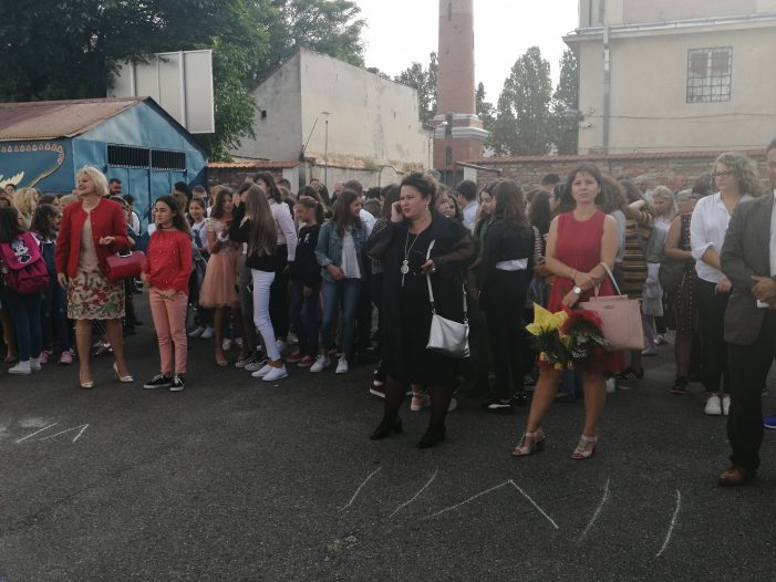 Noul an școlar a început. Cu festivități ce au urmat aglomerațiilor din trafic (galerie foto)