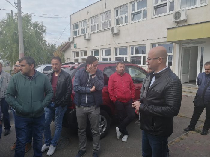 FOTO-VIDEO.  De ce au rămas sătmărenii fără transport public dimineață? Filmul complet al grevei și negocierilor de la TRANSURBAN
