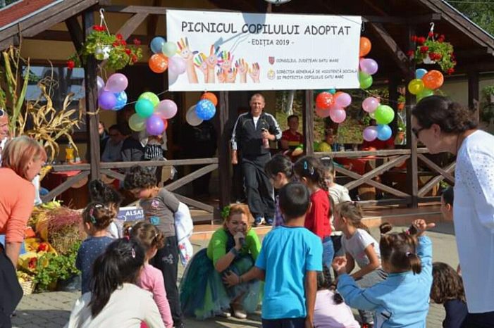 Adopția, iubire nesfârșită și necondiționată – concluzia emoționantă a PICNICULUI COPILULUI ADOPTAT (galerie foto)