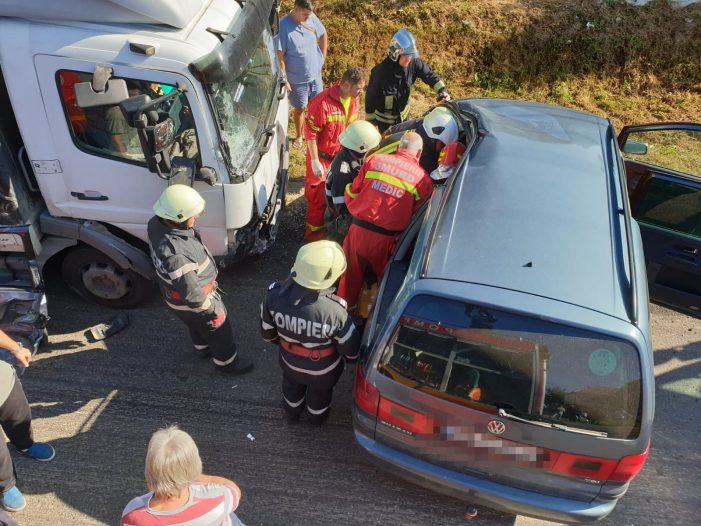 Nu s-au înțeles la depășire. Accidentul de ieri din Dorolț – victimă, o femeie (galerie foto)