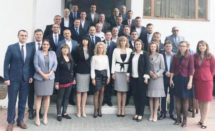 Prefectul Darius Filip, la o întâlnire de lucru cu reprezentanți ai Internelor în Harghita (foto)
