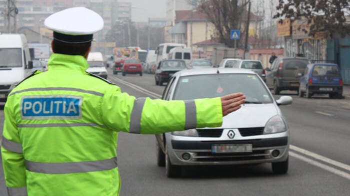 A condus cu plăcuțele expirate