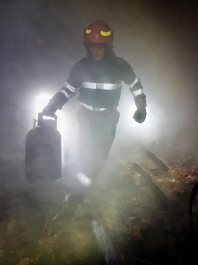 Incendiu la un supermarket din mall