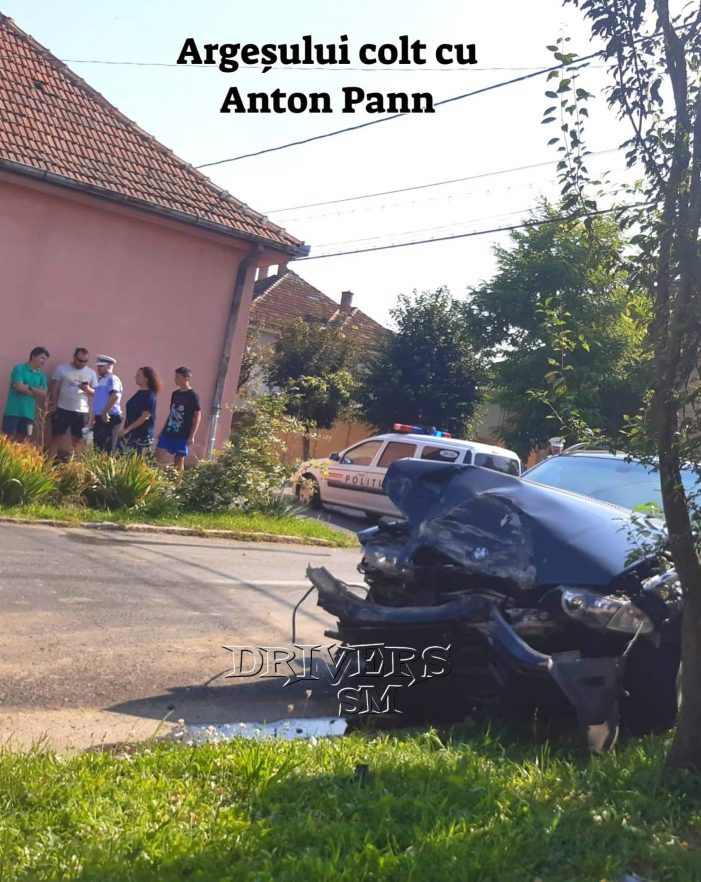 Filmul accidentului din intersectie. Cine se face vinovat ?