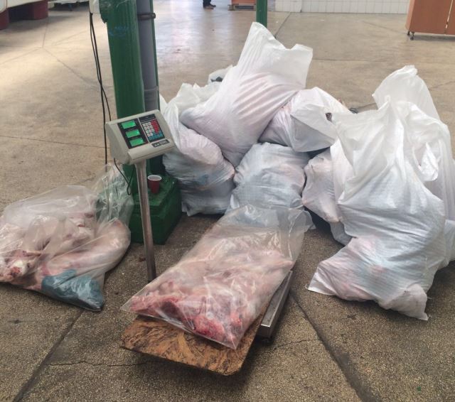 Peste 150 de kg de alimente, confiscate la Halmeu