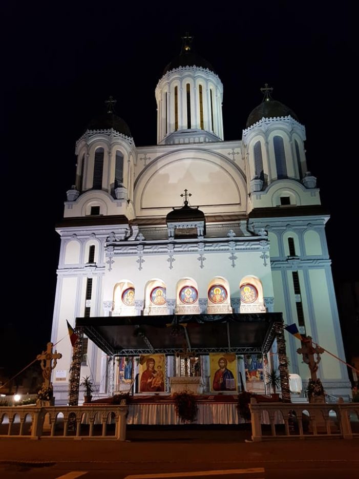 Catedrala Ordodoxa din Satu Mare a îmbrăcat straie de sărbătoare (Foto)