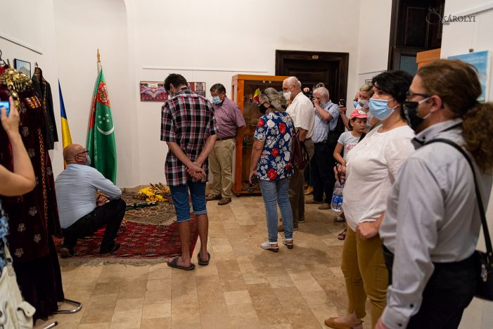 Cultura turkmenistana s-a mutat la castel (Foto)