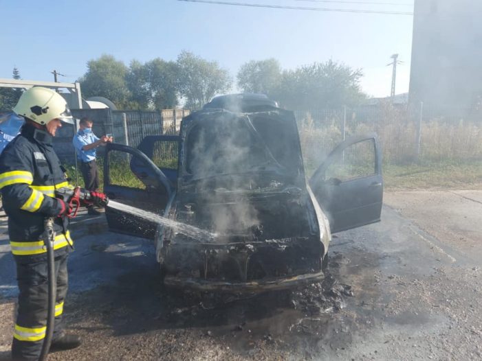 Incendiu la o masina în municipiul Satu Mare (Foto)