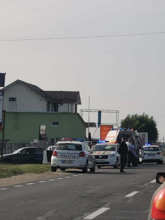 Accident în lant în Satu Mare. Trei mașini implicate, o persoana ranita (Foto)