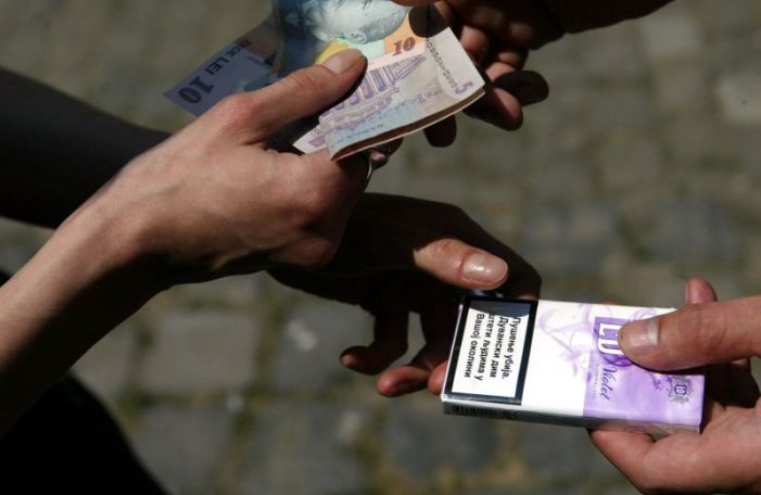 Țigarete de contrabandă confiscate de polițiști