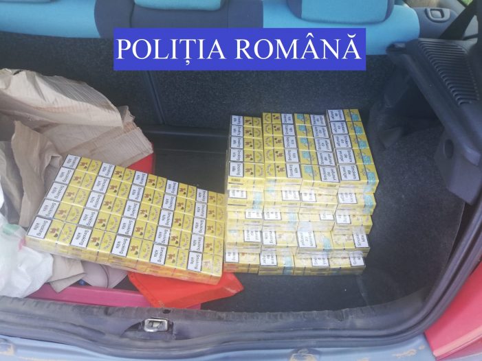 372 pachete cu țigări ascunse într-o toaletă publică