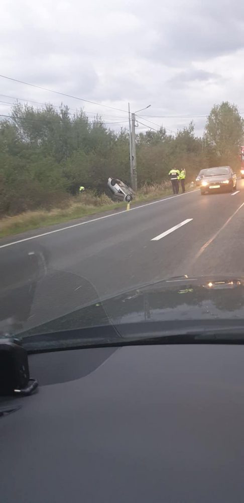 Un satmarean s-a rasturnat cu mașina în șanț