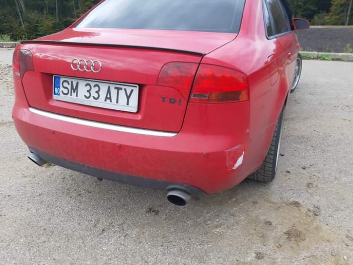 Mașina lovita într-o parcare. Făptașul, căutat pe Facebook (Foto)