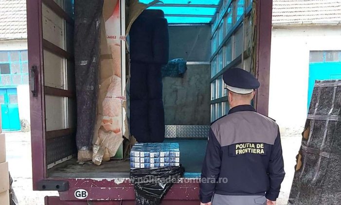 Captura importanta ! Mașina burdusita cu țigări !