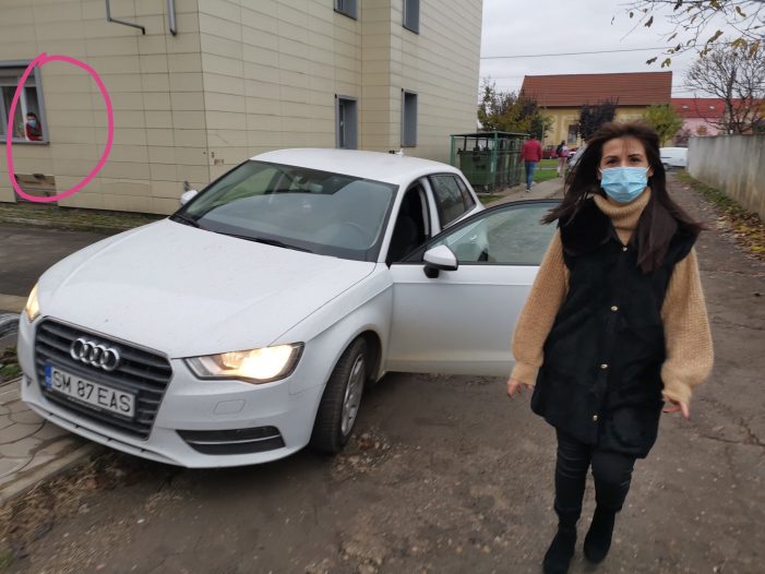 Scandal ca la ușa cortului. Un bărbat cu Covid a sărit pe geam (Foto)