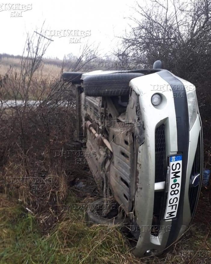 Mașina din Satu Mare, implicata într-un accident în Maramures (Foto)