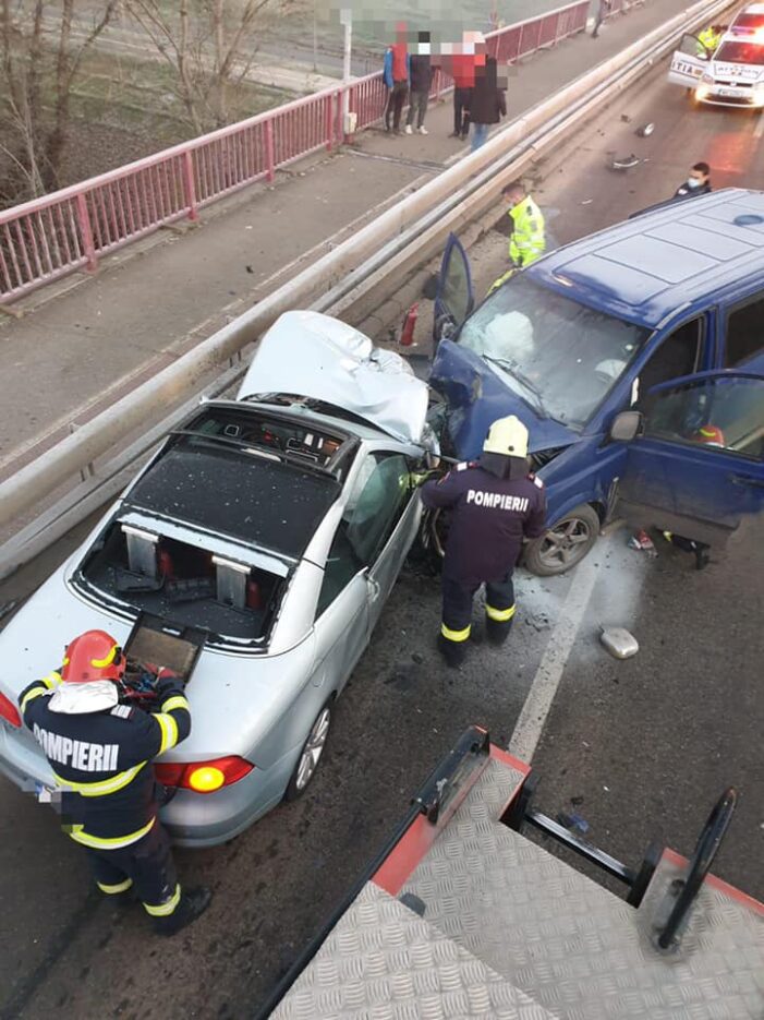 Ce spun pompierii despre accidentul de pe Podul Golescu ? (Foto)