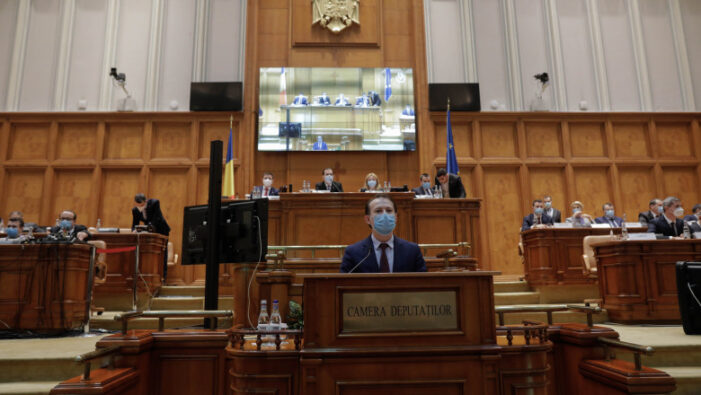 Iohannis a semnat decretul pentru numirea Guvernului