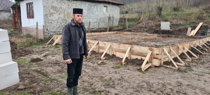 Un om deosebit ! Preot si constructor ! (Foto)