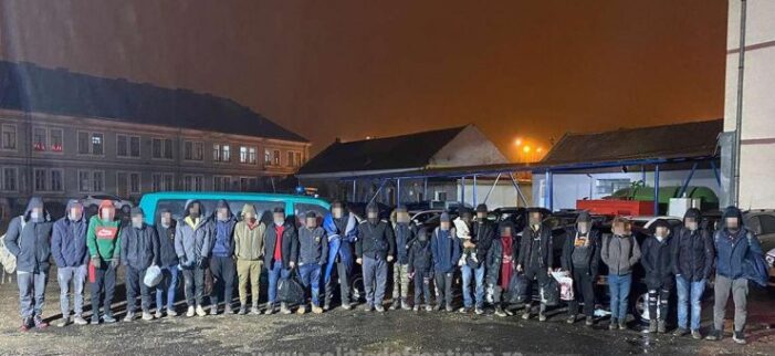 24 de migranti, prinsi la frontiera cu Ungaria