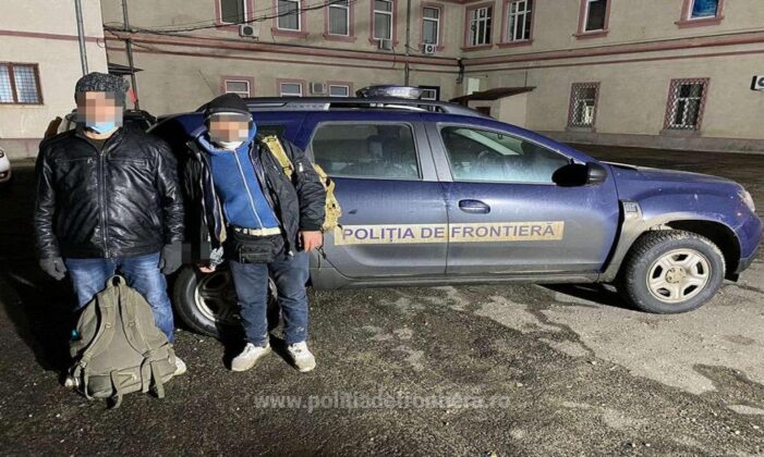 Doi sirieni, prinși la Petea