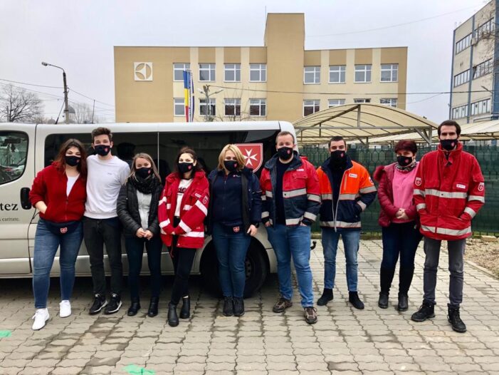 Incendiu devastator. Noua voluntari din Satu Mare ajuta oamenii ramasi fara case in Miercurea Ciuc (Foto)