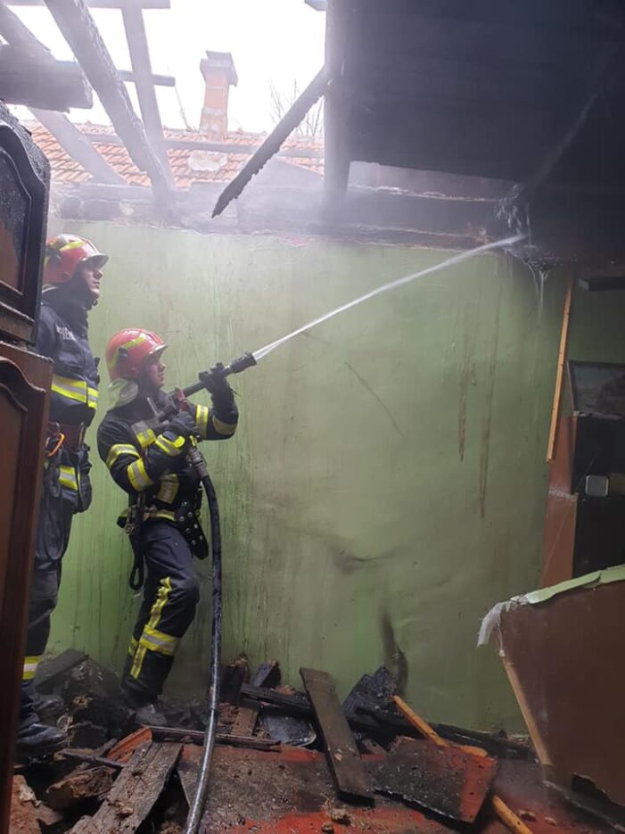 Incendiu la o casa din Homorodul de Mijloc (Foto)