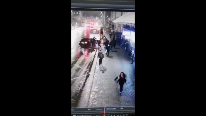 Fata de 15 ani, rapita in plina strada ! Nu a intervenit nimeni ! (Foto)