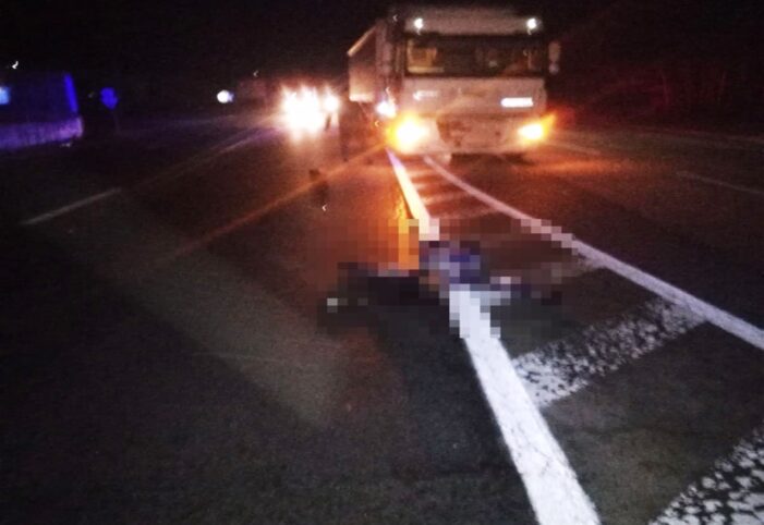 Barbat spulberat de un TIR. A murit pe loc