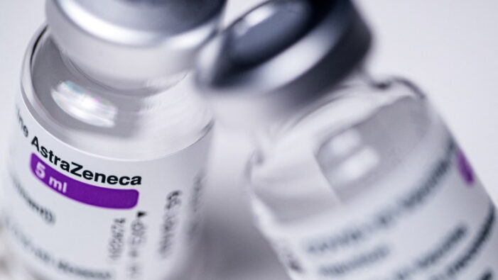 Vaccinurile AstraZeneca din lotul „cu probleme” puse în carantina. La noi în judet s-au făcut vaccinari din acest lot