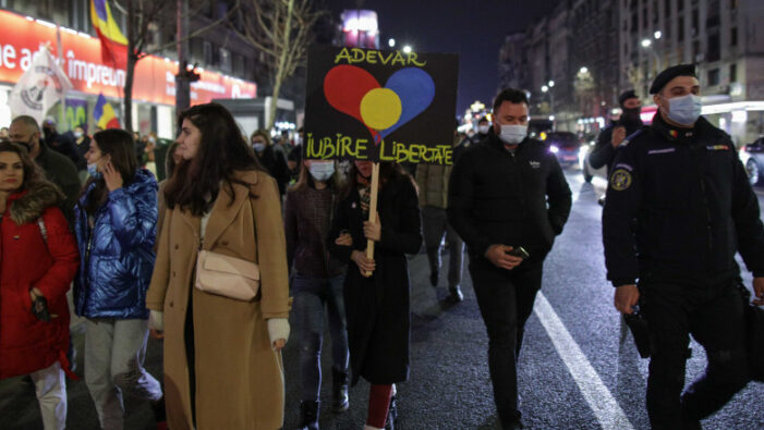Ministrul de Interne: „Între protestatari sunt foarte mulţi instigatori care provoacă statul